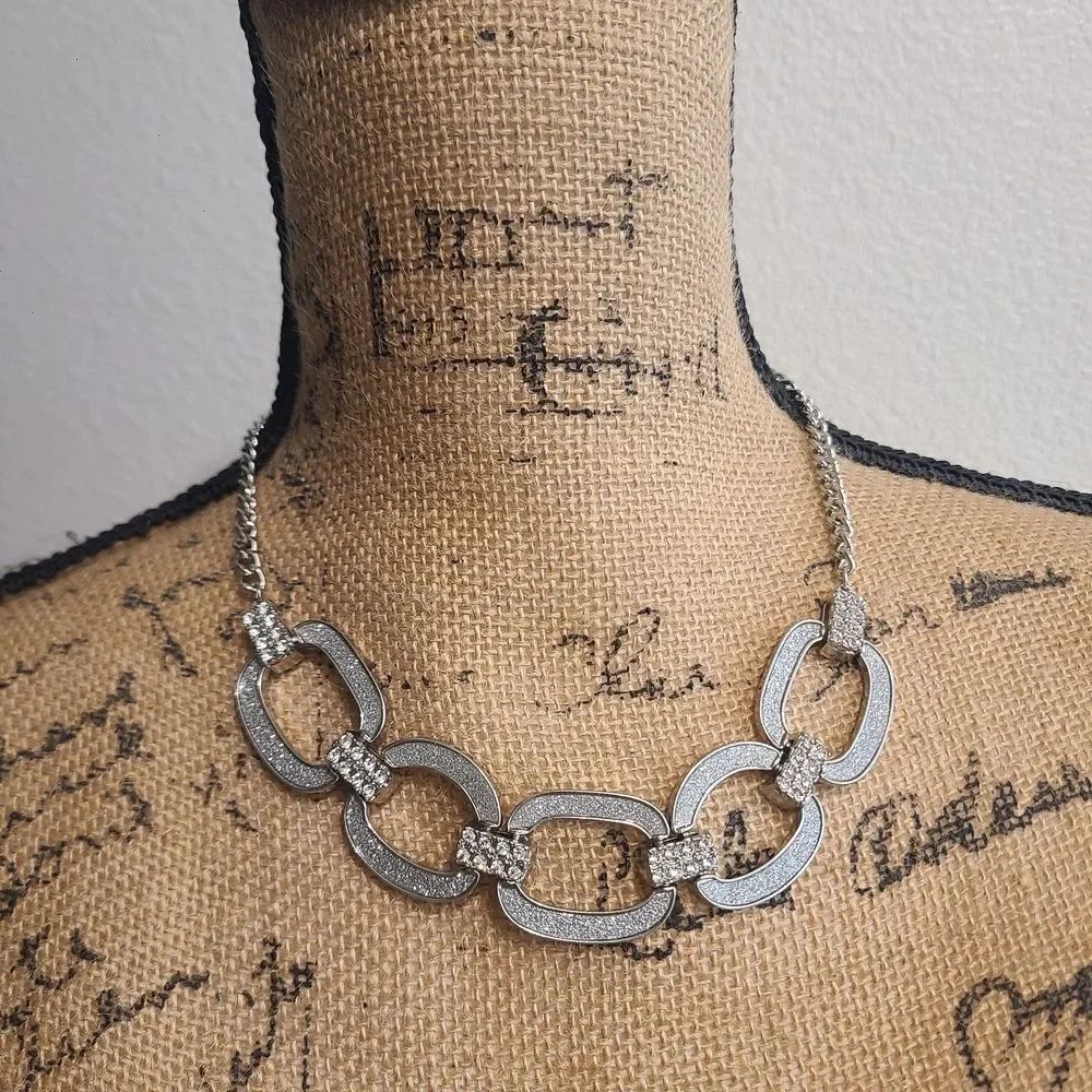 ✨ Statement Silver Chain Link Necklace with Sparkling Rhinestones – Bold Chunky
